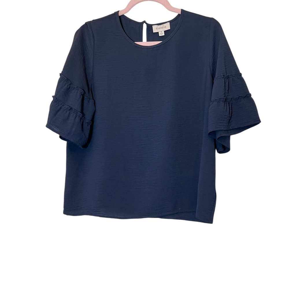 Evereve Tiered Ruffle Half Sleeve Blouse Size M Navy Office Business Casual